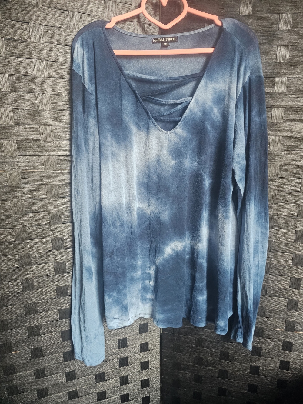 Moral Fiber Women's Navy Blue Tie-Dye V-Neck Long Sleeve Top
